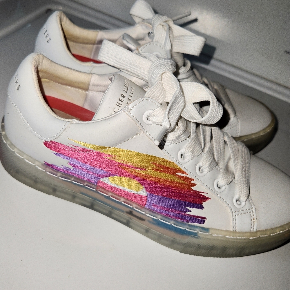 Sketchers Platform Sneakers - Picture 1 of 8